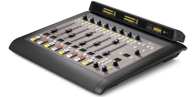 IQ  MAIN FRAME AXIA | Consola On Air